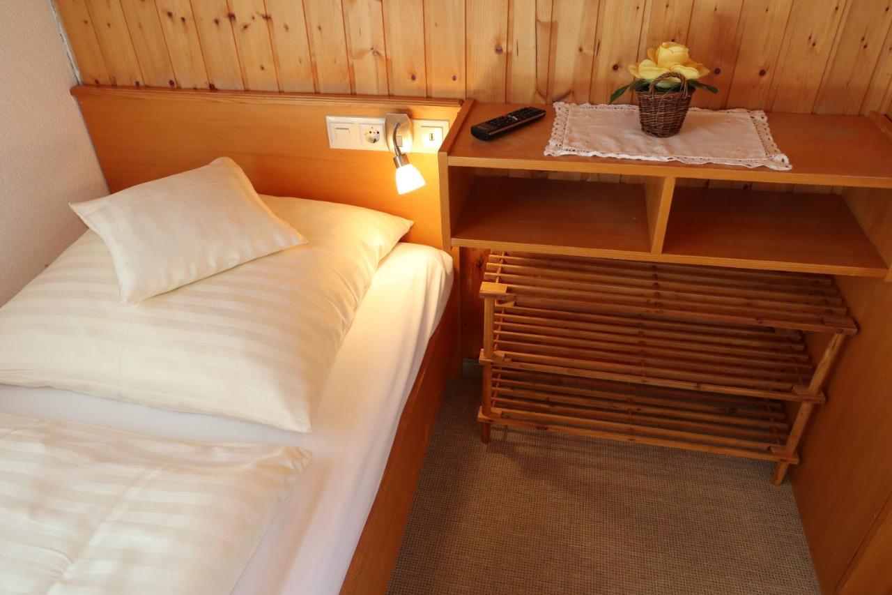 Hoehenpension Glashuette Bed&Breakfast Fruehstueckspension Hotel Garni Bonndorf im Schwarzwald Dış mekan fotoğraf